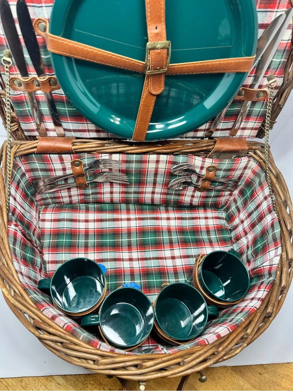 Wicker Picnic Basket Set with Green Plates and Cups,spoons,forks, knifes